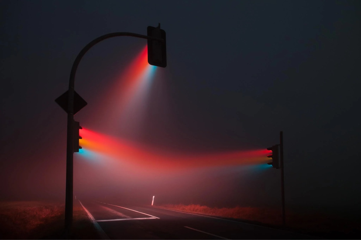 Let’s Explore the Street Lamp in the Fog 4k